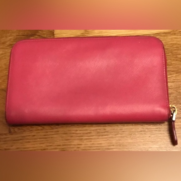 PRADA RED LEATHER ZIPPY LONG WALLET GOOD PREOWNED CONDITION - Picture 2 of 16